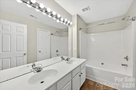 2435 Normancrest Court Charlotte NC 28270