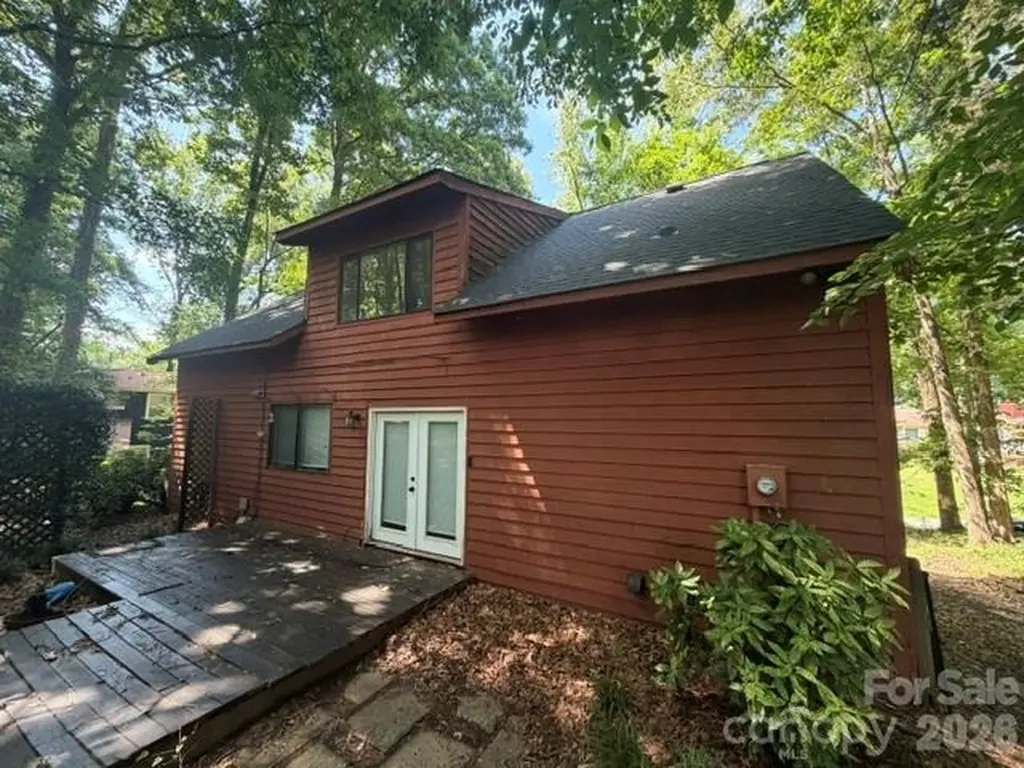 8401 Barncliff Road Charlotte NC 28227