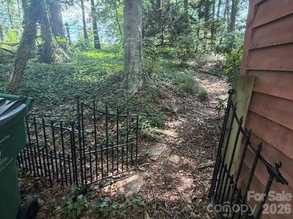 8401 Barncliff Road Charlotte NC 28227