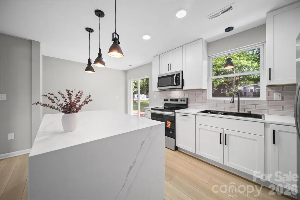 1421 Tyvola Road Charlotte NC 28210