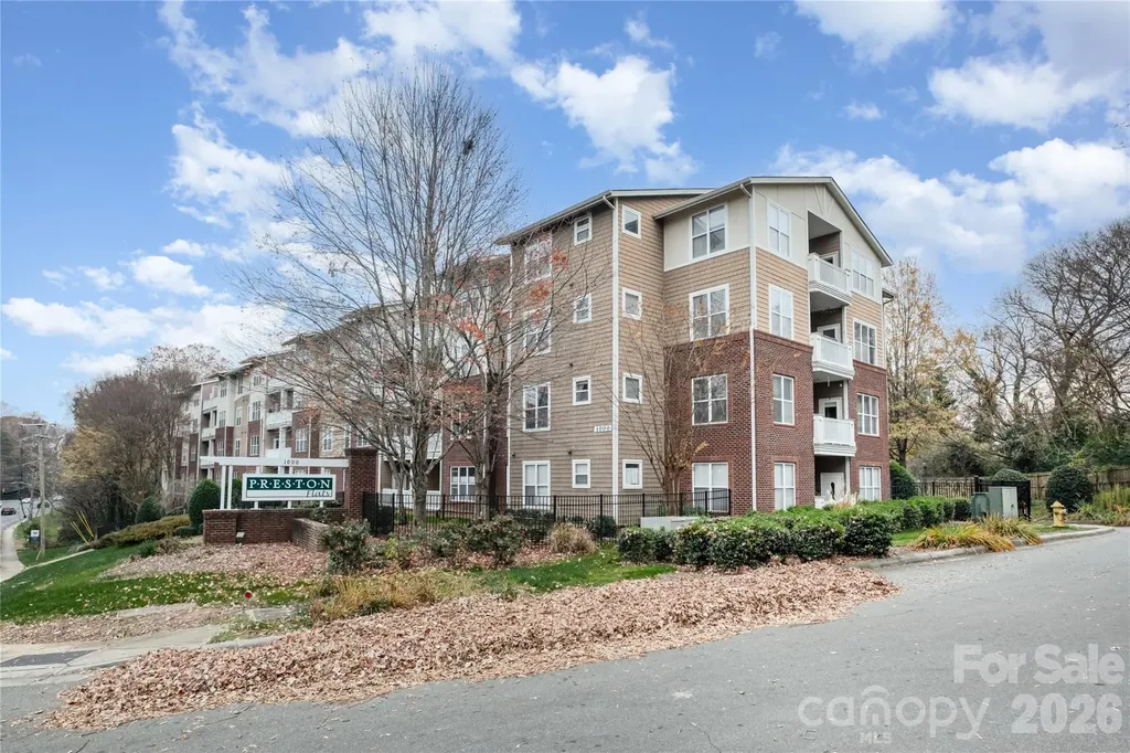 1000 E Woodlawn Road Charlotte NC 28209