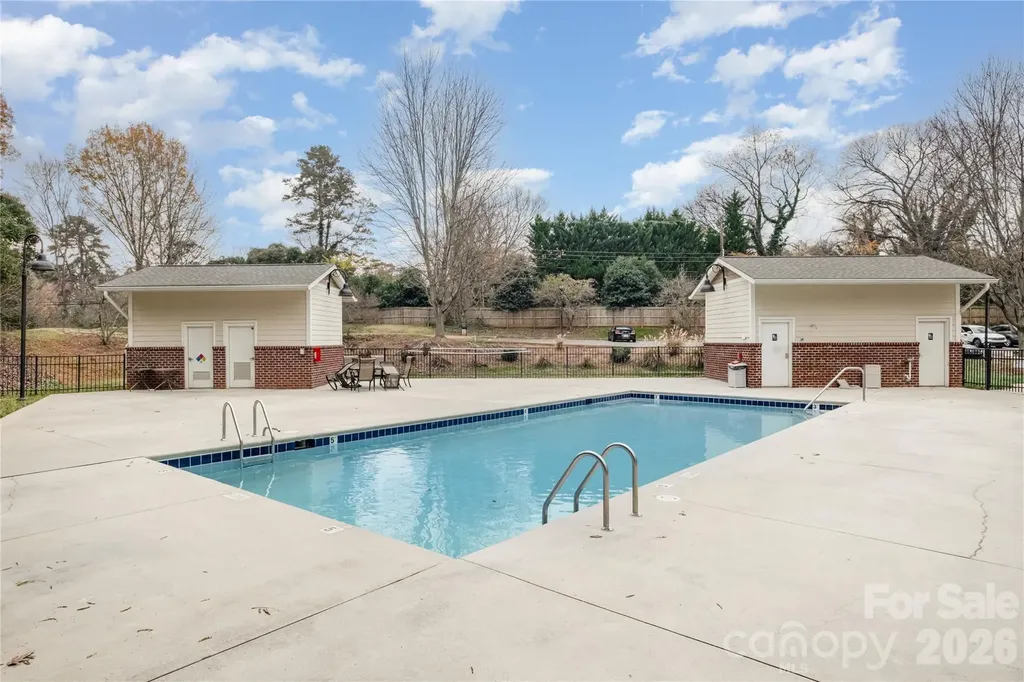 1000 E Woodlawn Road Charlotte NC 28209