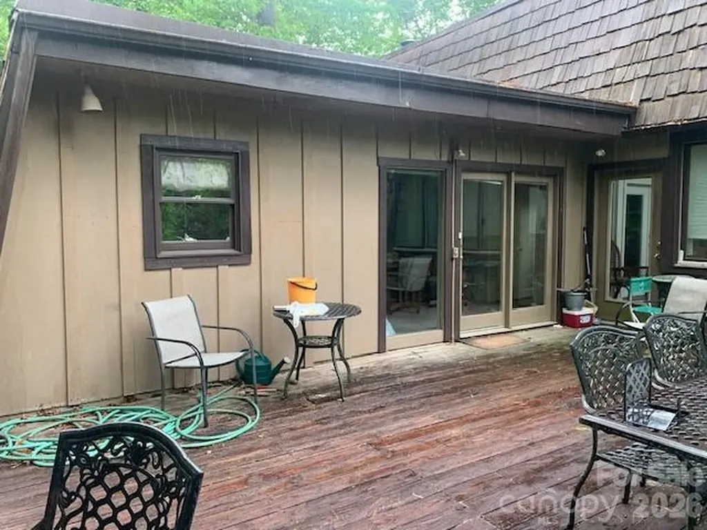 384 Knob Creek Road Pisgah Forest NC 28768
