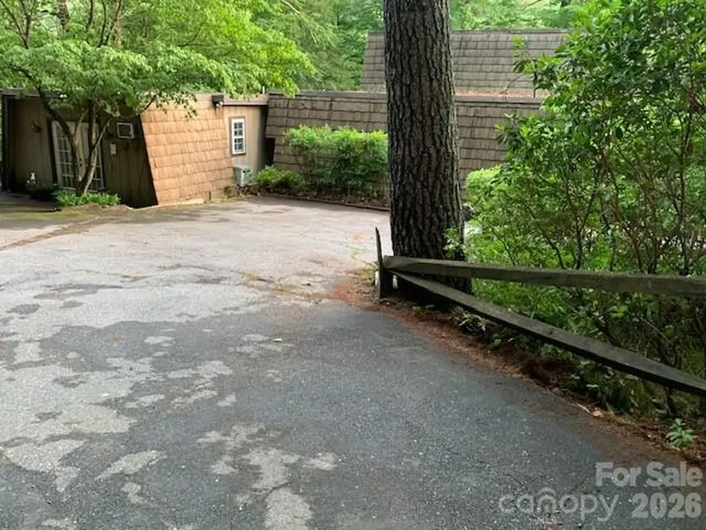 384 Knob Creek Road Pisgah Forest NC 28768