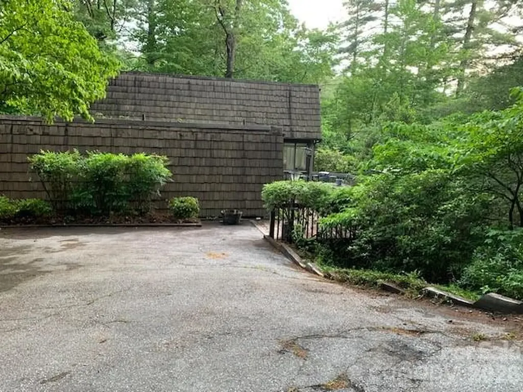 384 Knob Creek Road Pisgah Forest NC 28768
