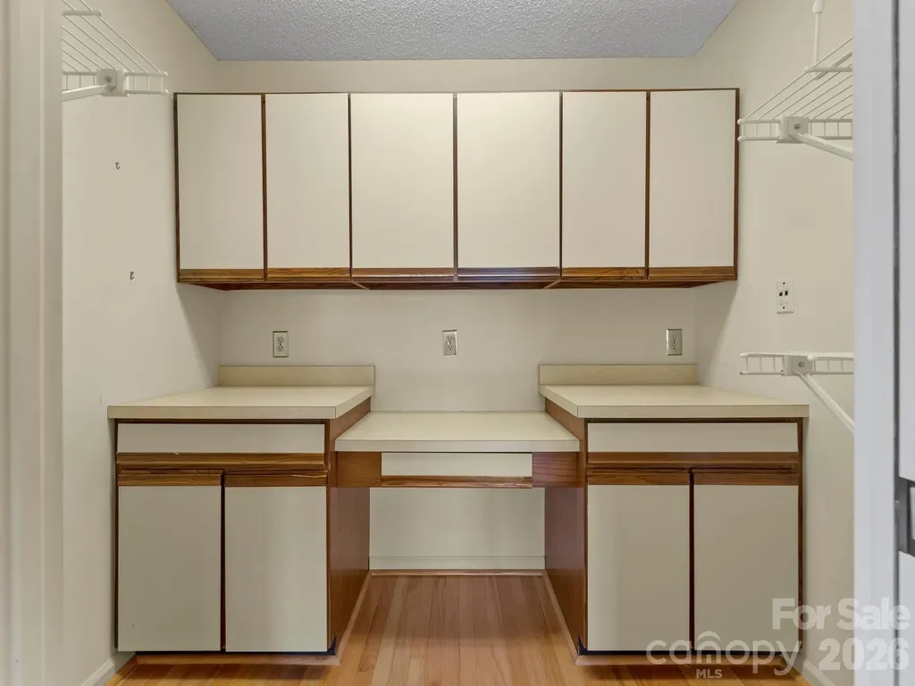 1001 Red Oak Drive Hendersonville NC 28791