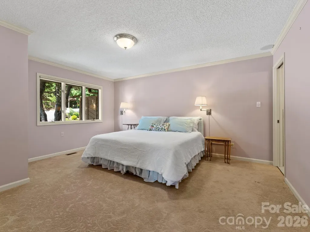 1001 Red Oak Drive Hendersonville NC 28791