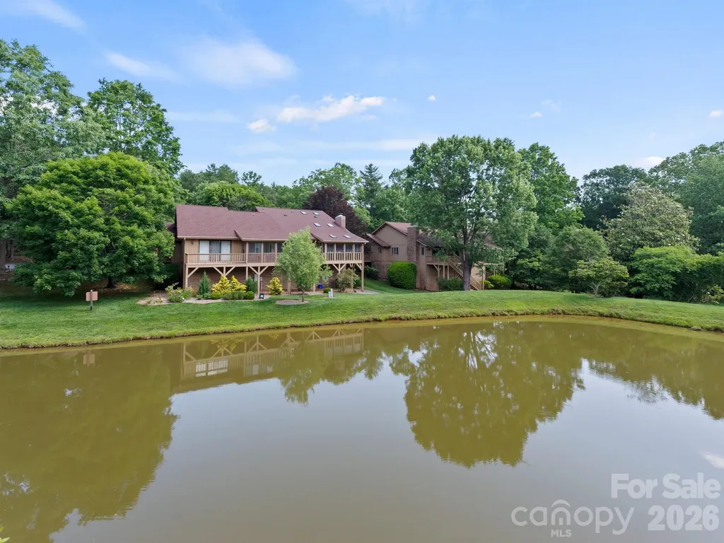 1001 Red Oak Drive Hendersonville NC 28791
