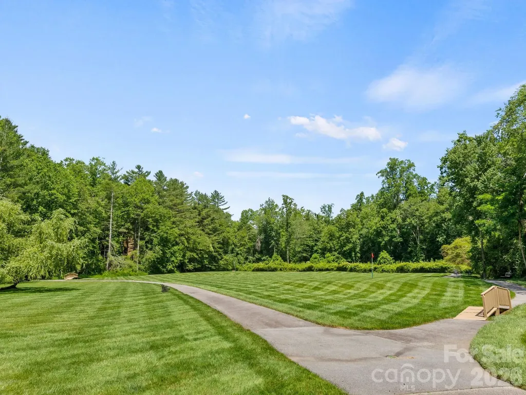 1001 Red Oak Drive Hendersonville NC 28791