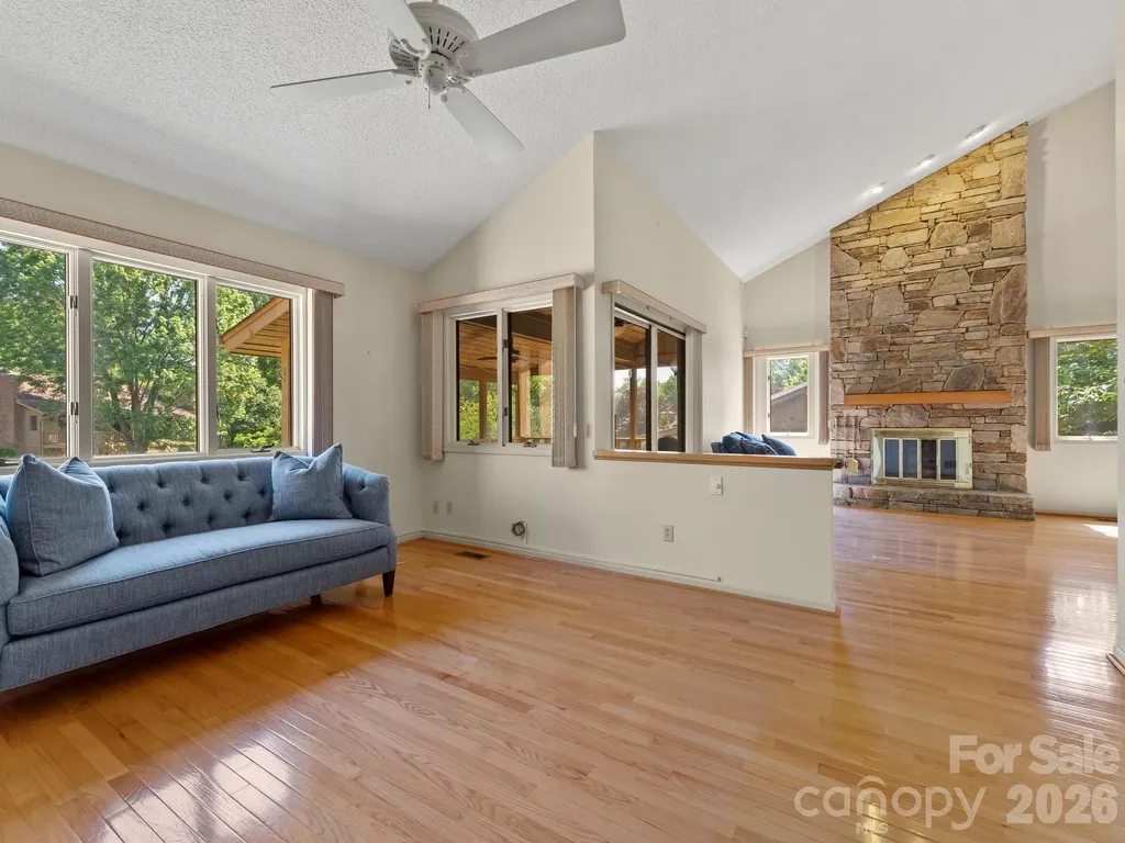 1001 Red Oak Drive Hendersonville NC 28791
