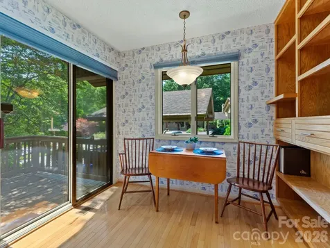 1001 Red Oak Drive Hendersonville NC 28791