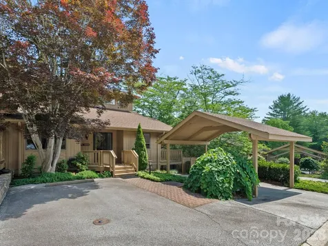 1001 Red Oak Drive Hendersonville NC 28791