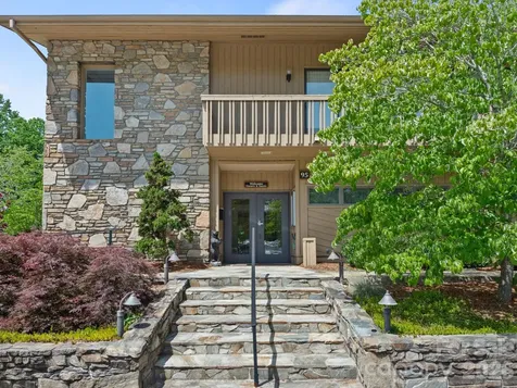 1001 Red Oak Drive Hendersonville NC 28791