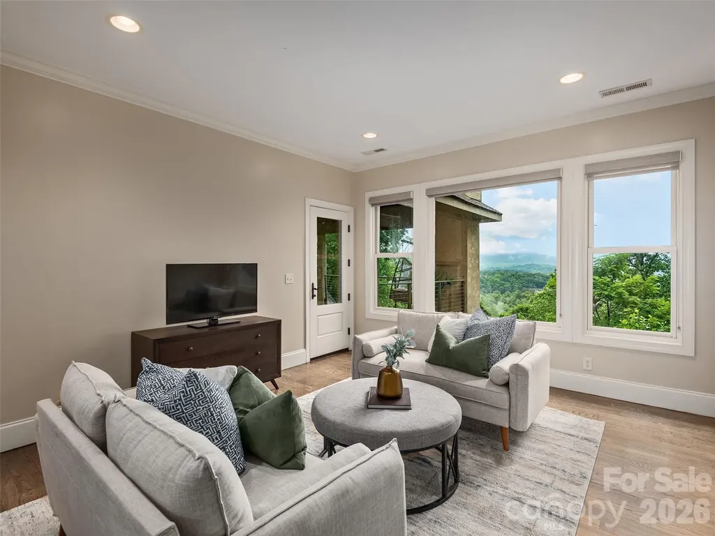 433 Coopers Hawk Drive Asheville NC 28803