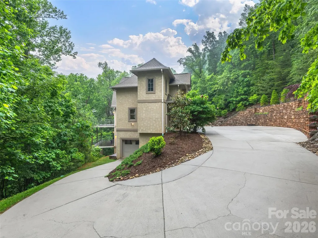 433 Coopers Hawk Drive Asheville NC 28803