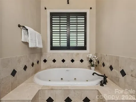 433 Coopers Hawk Drive Asheville NC 28803