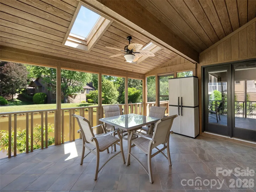 905 Red Oak Drive Hendersonville NC 28791