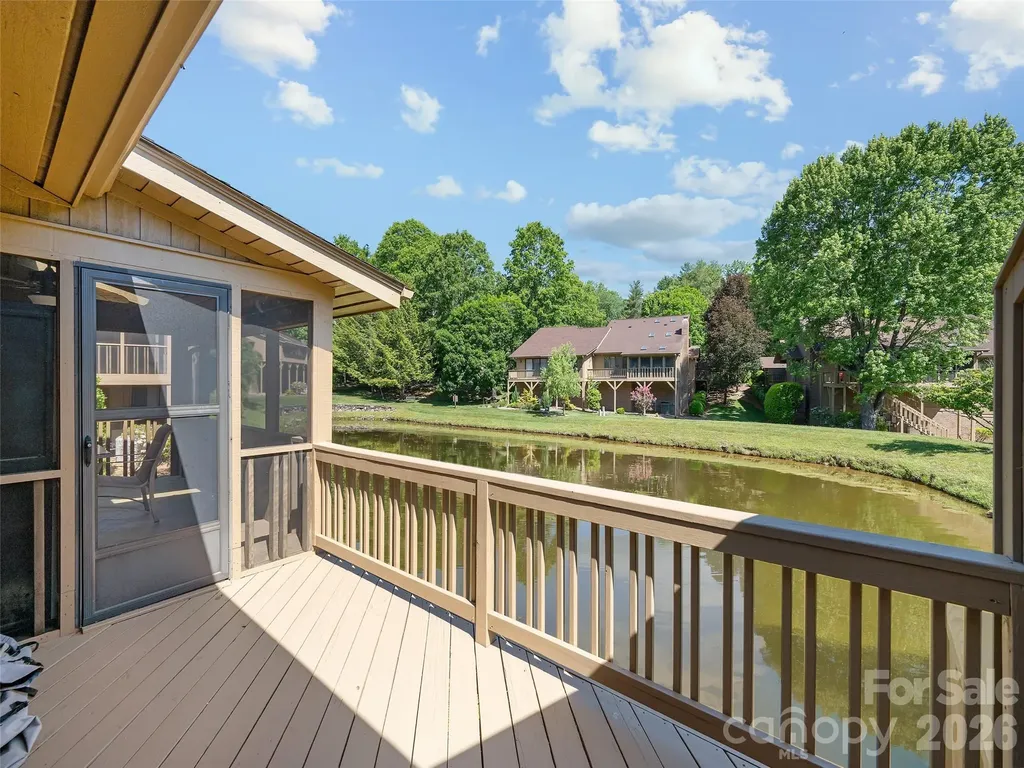 905 Red Oak Drive Hendersonville NC 28791