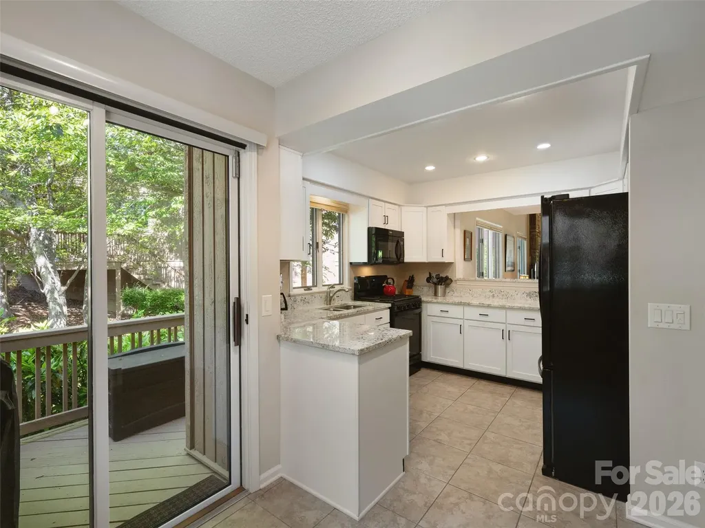 905 Red Oak Drive Hendersonville NC 28791
