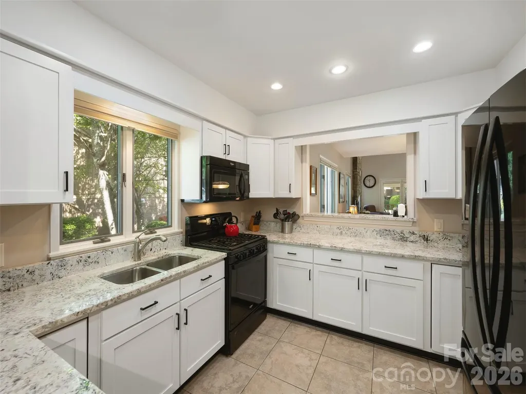 905 Red Oak Drive Hendersonville NC 28791