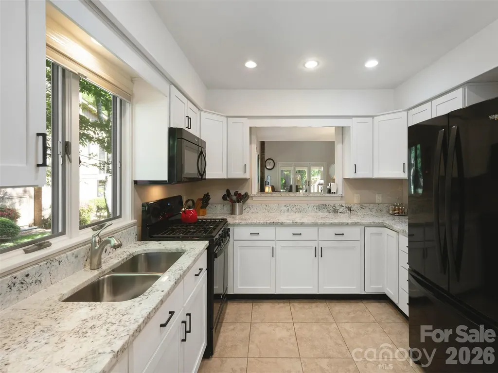 905 Red Oak Drive Hendersonville NC 28791