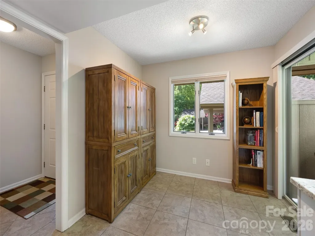 905 Red Oak Drive Hendersonville NC 28791