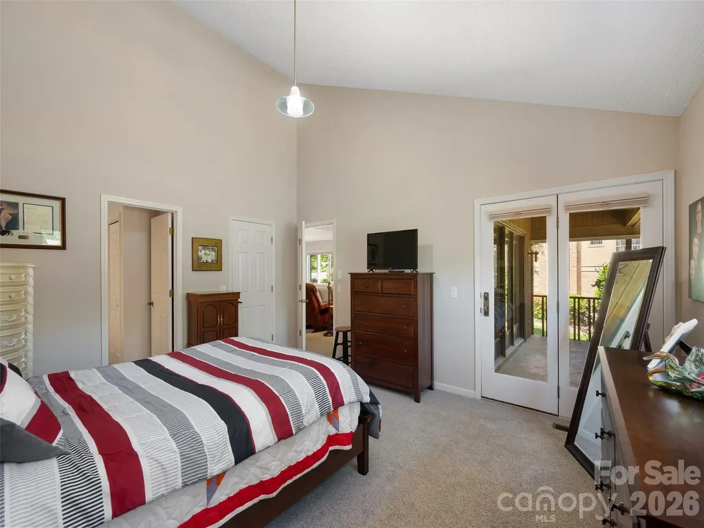905 Red Oak Drive Hendersonville NC 28791