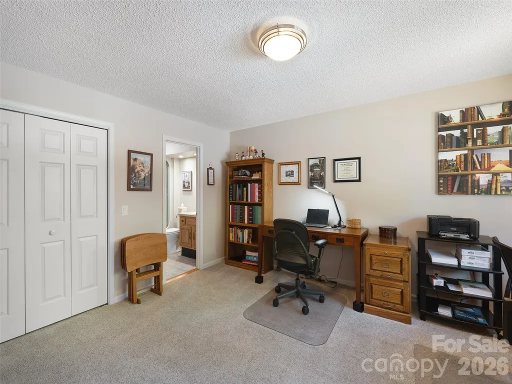 905 Red Oak Drive Hendersonville NC 28791