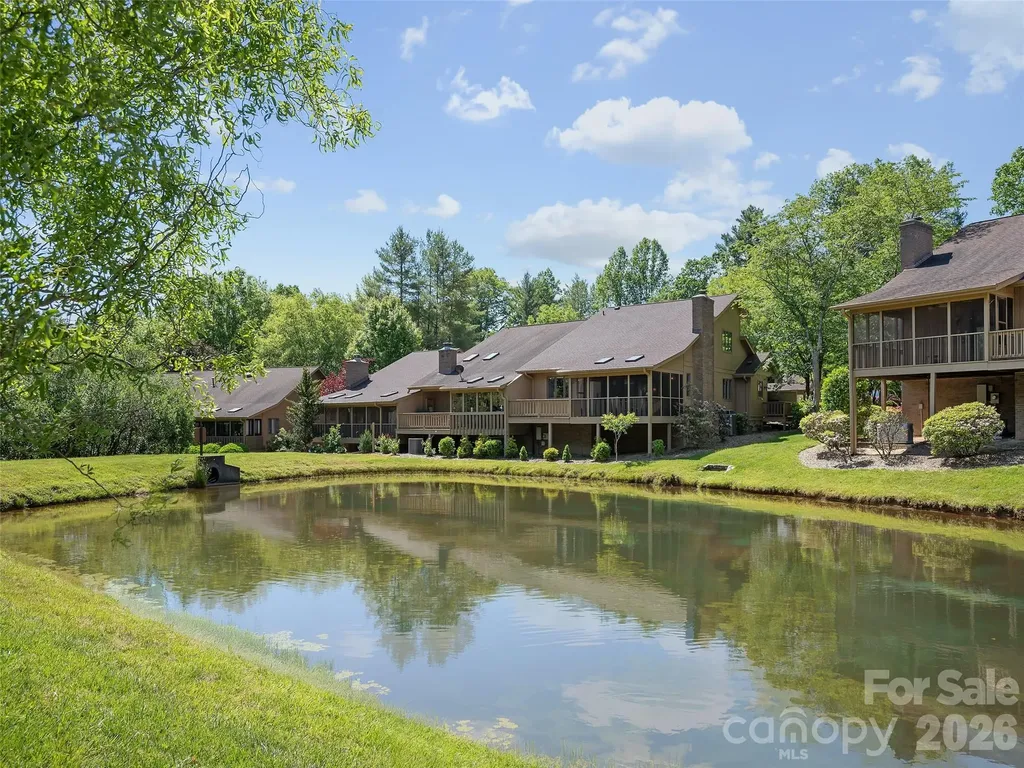 905 Red Oak Drive Hendersonville NC 28791