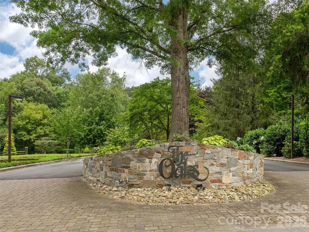 905 Red Oak Drive Hendersonville NC 28791