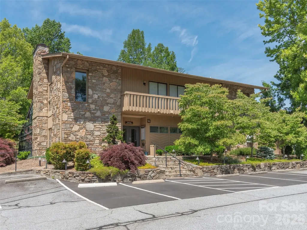 905 Red Oak Drive Hendersonville NC 28791