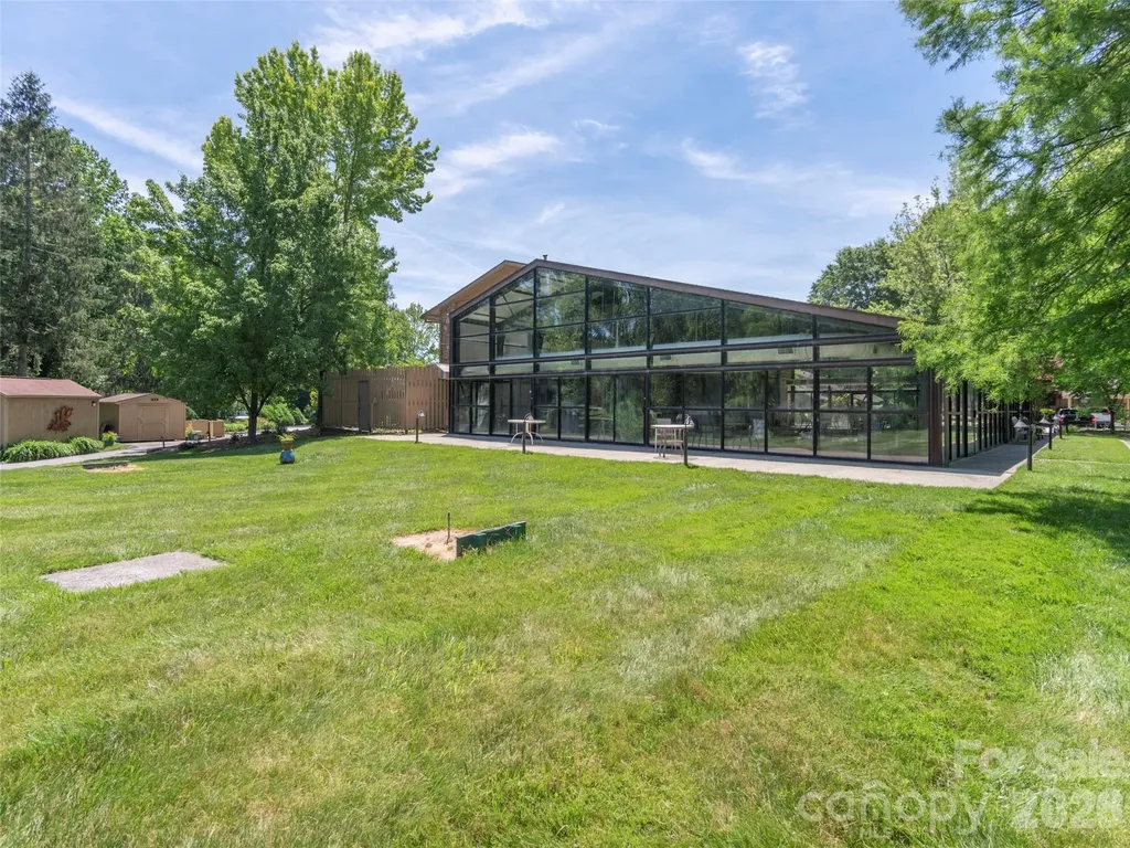 905 Red Oak Drive Hendersonville NC 28791