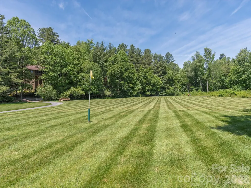 905 Red Oak Drive Hendersonville NC 28791