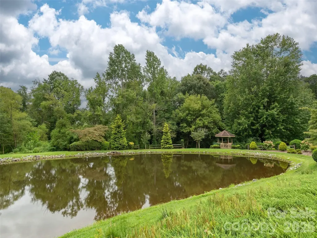 905 Red Oak Drive Hendersonville NC 28791