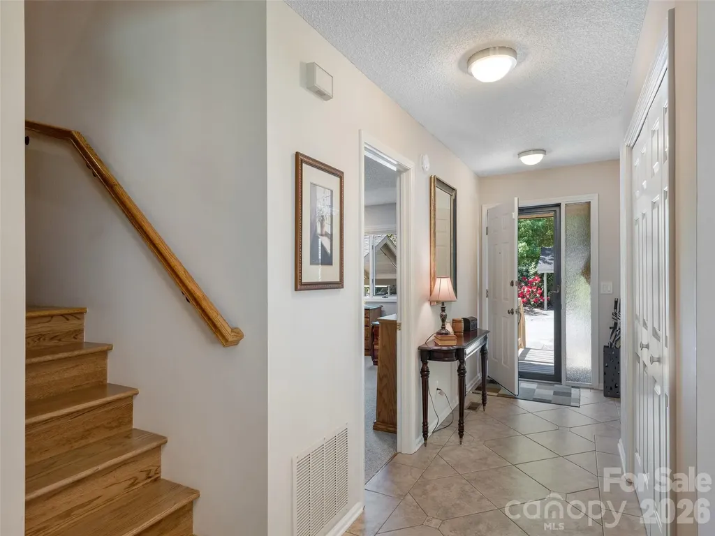 905 Red Oak Drive Hendersonville NC 28791