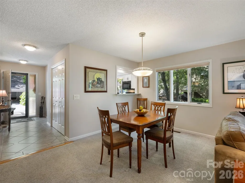 905 Red Oak Drive Hendersonville NC 28791