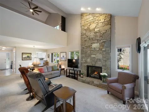 905 Red Oak Drive Hendersonville NC 28791