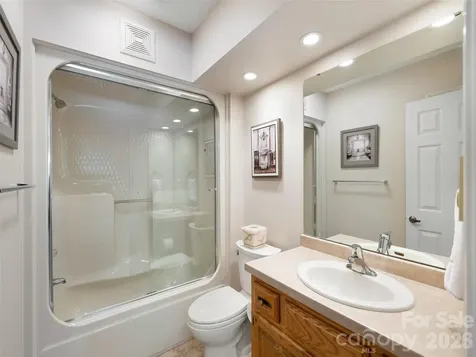 905 Red Oak Drive Hendersonville NC 28791