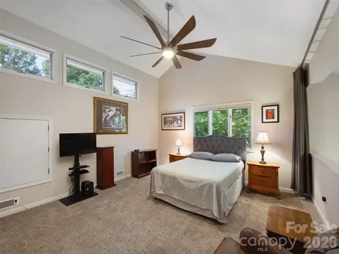 905 Red Oak Drive Hendersonville NC 28791