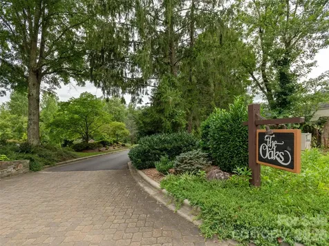 905 Red Oak Drive Hendersonville NC 28791