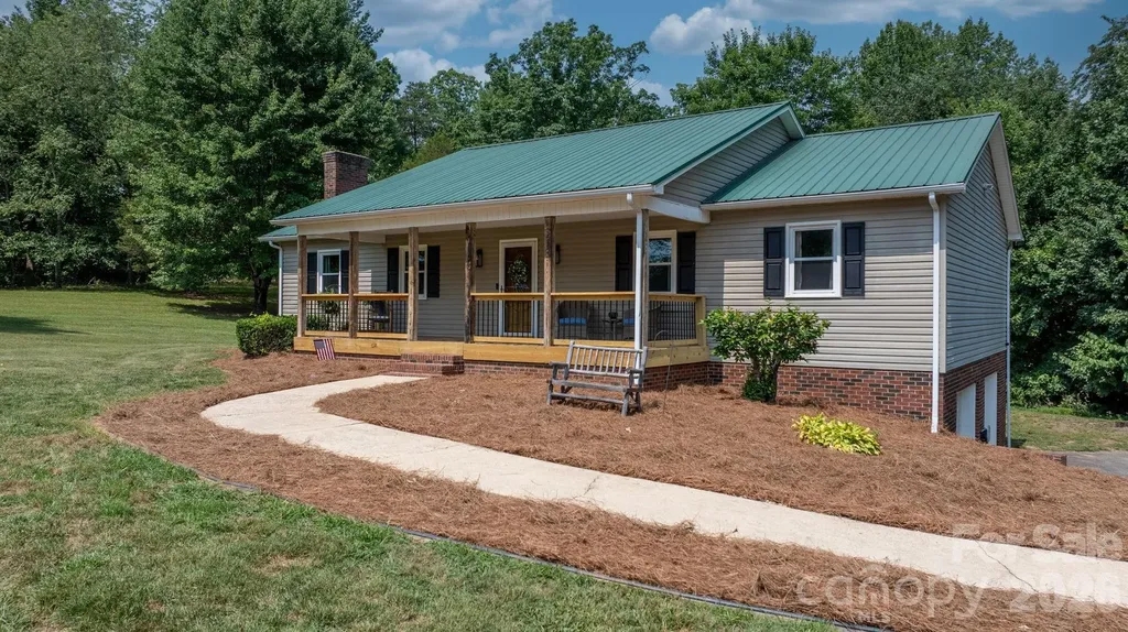 2990 Clarks Chapel Road Lenoir NC 28645