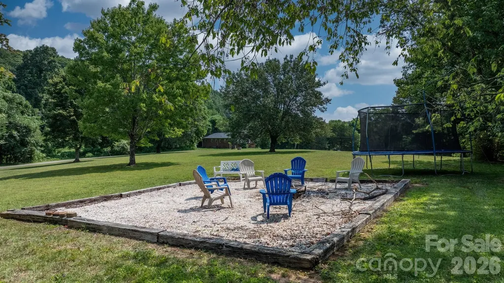 2990 Clarks Chapel Road Lenoir NC 28645
