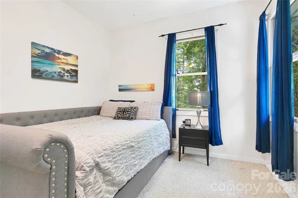 154 Chestnut Lane Cedar Mountain NC 28718