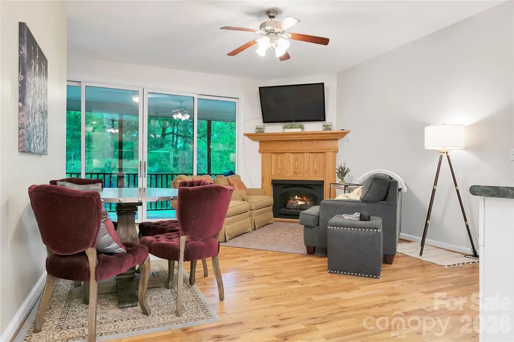 154 Chestnut Lane Cedar Mountain NC 28718