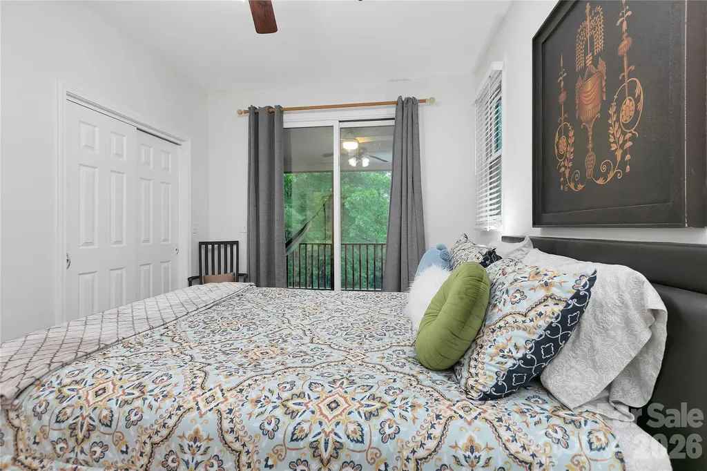 154 Chestnut Lane Cedar Mountain NC 28718