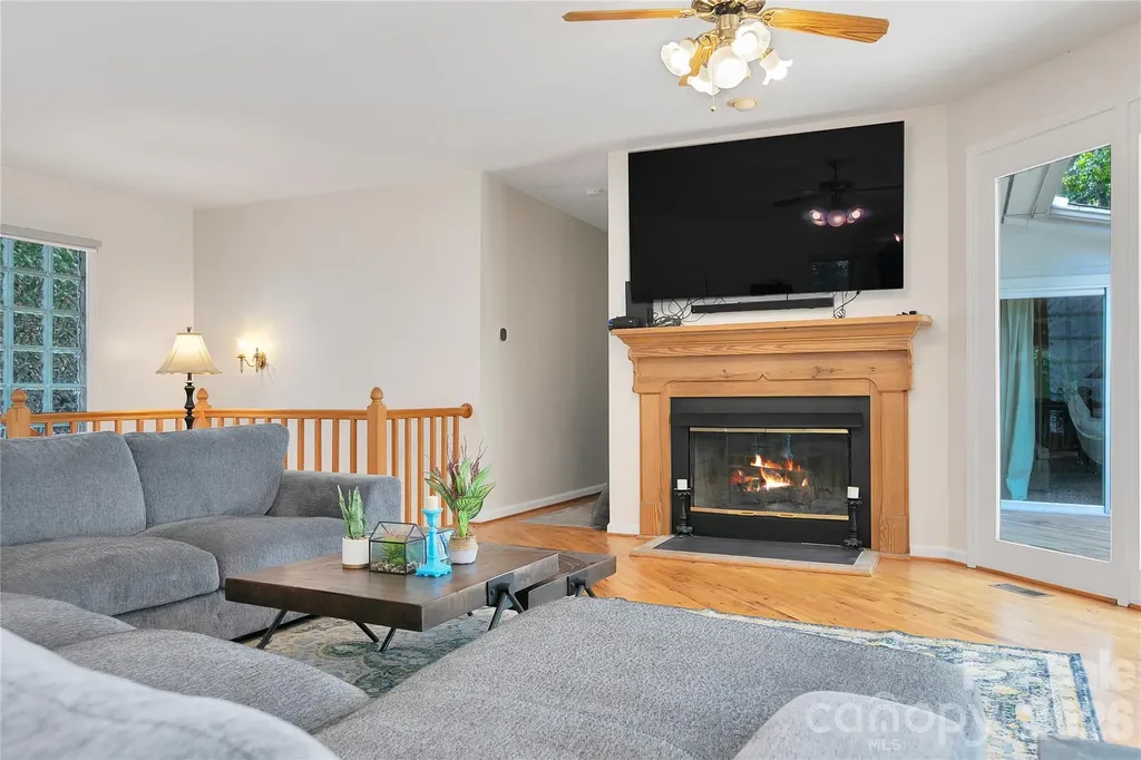 154 Chestnut Lane Cedar Mountain NC 28718