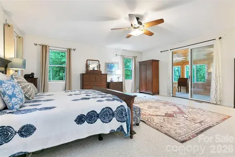 154 Chestnut Lane Cedar Mountain NC 28718