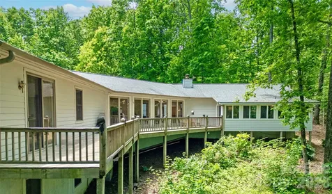 154 Chestnut Lane Cedar Mountain NC 28718