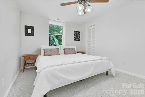 154 Chestnut Lane Cedar Mountain NC 28718