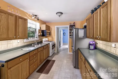 37 Pine Bluff Road Hendersonville NC 28792